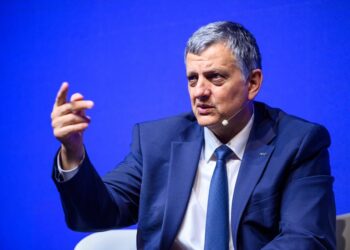 ⚡ Guerra interna en YPF: tensiones por la venta de Manantiales Behr