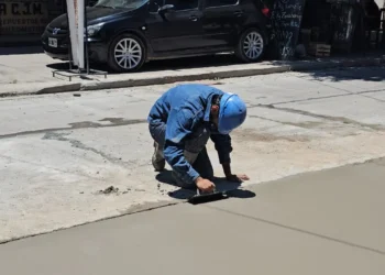 Avanza el hormigonado en avenida Solís Pizarro para mejorar la circulación vehicular