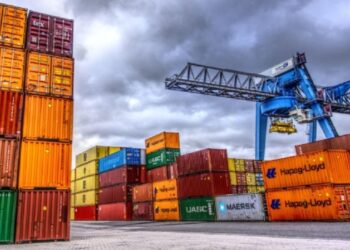 Importaciones “puerta a puerta” se cuadruplican en 2025 y generan debate político y empresarial