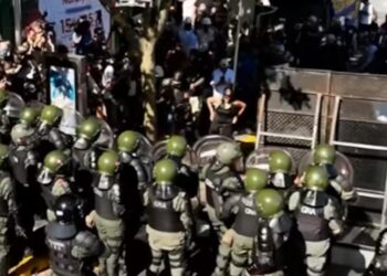 Incidentes en las inmediaciones del Congreso: manifestantes se enfrentaron con la Policía