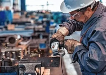 📉 La industria argentina profundiza su caída: julio cerró con una baja del 4,3% respecto a diciembre