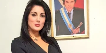 🎄 El insólito error navideño de la diputada libertaria Juliana Santillán que se volvió vira