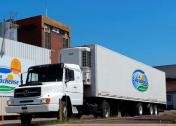 En la era Milei la histórica empresa láctea La Suipachense fue declarada en quiebra y dejará sin empleo a 140 trabajadores, marcando otro golpe a la industria alimentaria argentina.