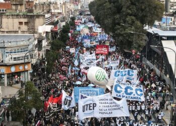 💸 Movimientos sociales reclaman un salario mínimo digno