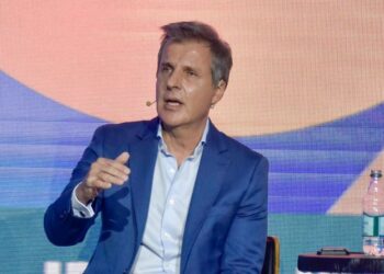 Redrado y Cavallo alertan sobre el riesgo cambiario por falta de reservas