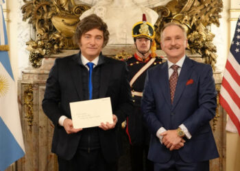 🌎 Milei recibió al nuevo embajador de EE.UU. antes de viajar a Miami para el America Business Forum