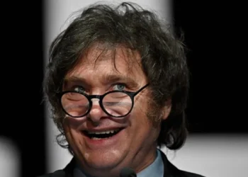 📚 Milei regaló un libro polémico a sus ministros