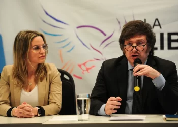 El Gobierno incluyó en la lista de “traidores” a Carolina Píparo por rechazar un inciso de la ley ómnibus