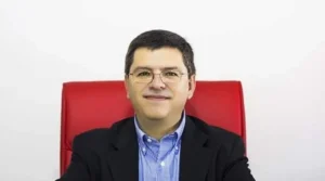 Julio Pizetti, analista político. 