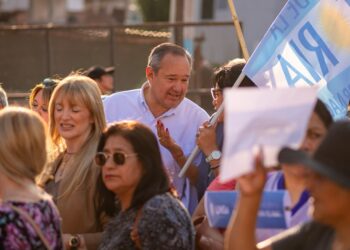 Oso Leavy reafirma su compromiso con la defensa de la educación pública