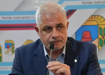 Ausencias que pesan: Pablo Outes faltó a la mitad de las sesiones en Diputados y crecen los cuestionamientos