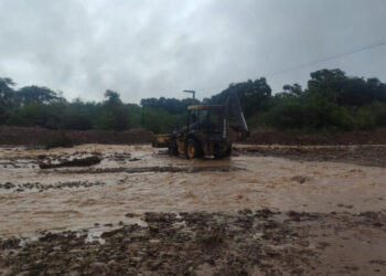 La Caldera: Buscan soluciones definitivas para los terrenos en los que avanza el río
