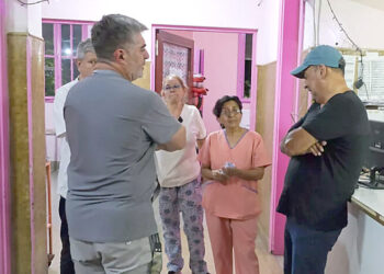 Mangione otra vez de sorpresa en un recorrido nocturno en Rosario de la Frontera, Metán y Güemes