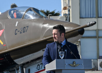 ✈️🕯️ Silencio oficial y aviones obsoletos: denuncian pacto entre Petri y jefes militares tras la muerte de un piloto