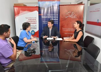 Alumnos del último año de Diseño Gráfico podrán realizar prácticas en pequeñas y medianas empresas