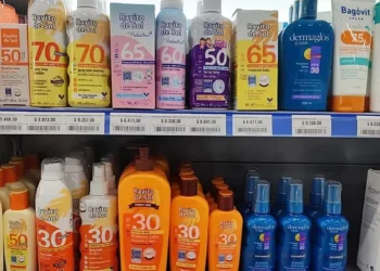 Quiénes están detrás de los protectores solares más vendidos y por qué son tan caros