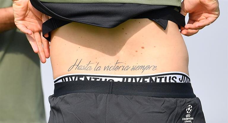 El nuevo tatuaje de Higuaín, ¿un mensaje para la Selección?