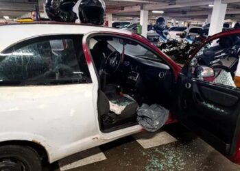 Rescatan a un niño encerrado en un auto en el shopping Portal Rosario