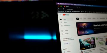 YouTube estrena en Colombia módulos de primeros auxilios para emergencias médicas.